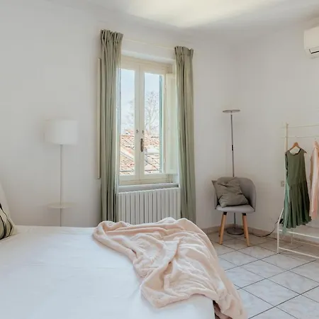 San Leonardo, Dentro Le Mura Di *