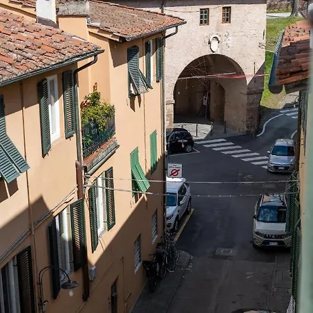 San Leonardo, Dentro Le Mura Di ルッカ